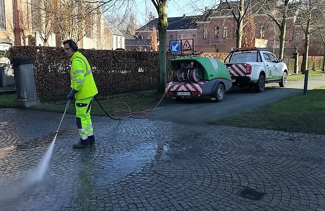 Reiniging verharding en monumenten