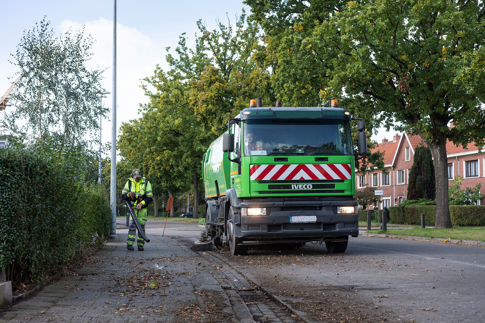 Bladblazer en reinigingsmachine bladval en zwerfvuil